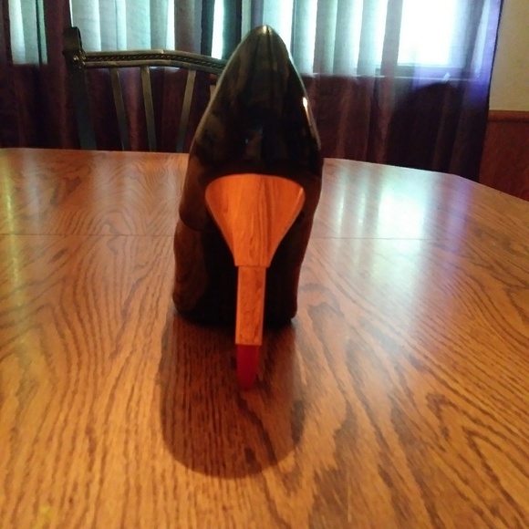 Pumps - Picture 2 of 2